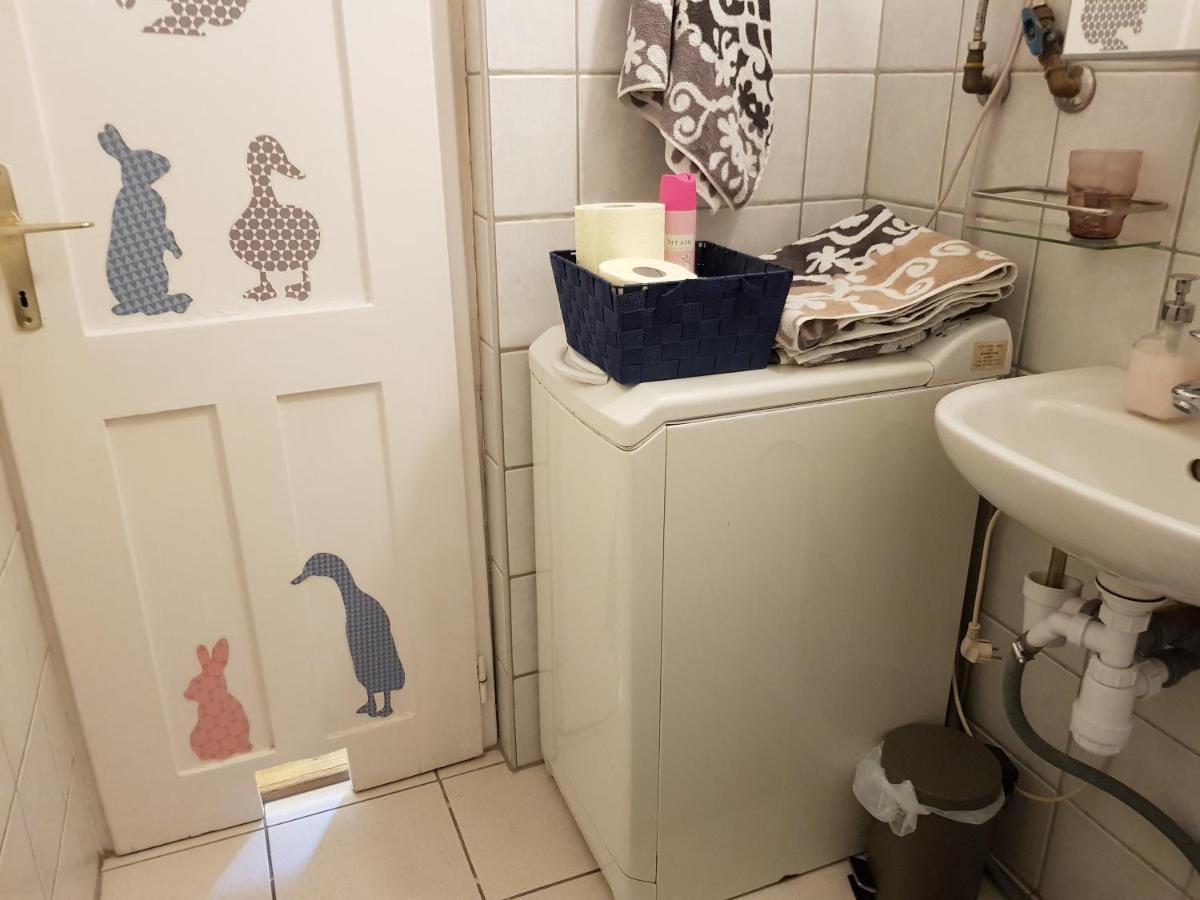 B24 Cosy Small Flat At Center Apartment